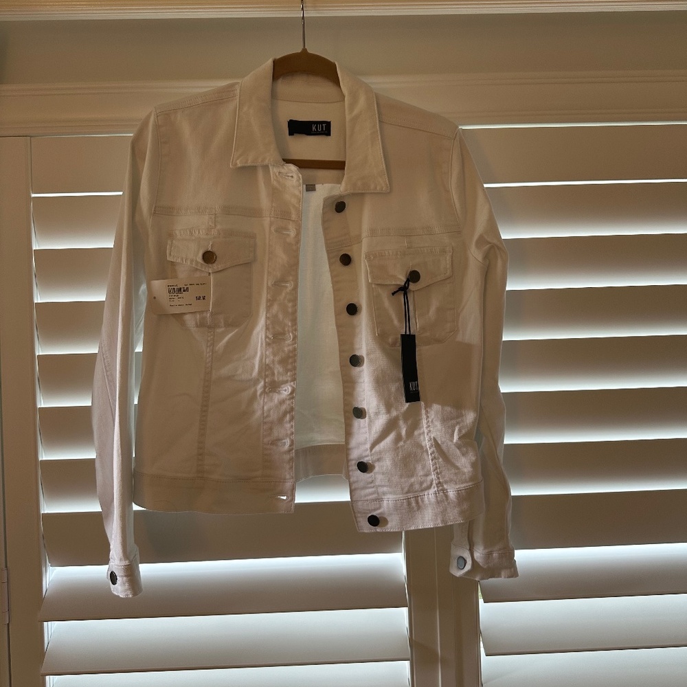 NWT Kut from the Kloth white denim jacket, 7 front buttons, 2 breast pockets